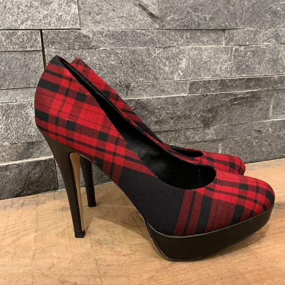Gorgeous Plaid Heels - Picture 6 of 9